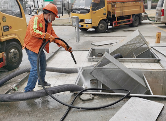 丹巴隔油池清理